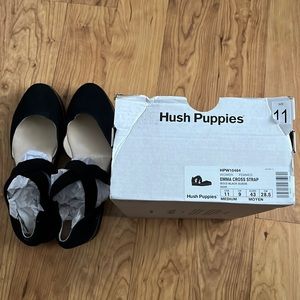 Woman’s Hush Puppies Emma Cross Strap in Black